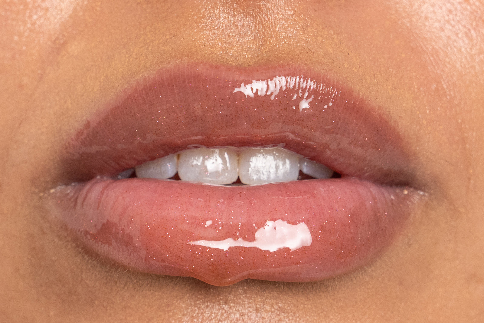 Nu Colour Peptide Pout by Nu Skin – Plumping lip gloss with peptides and hyaluronic acid