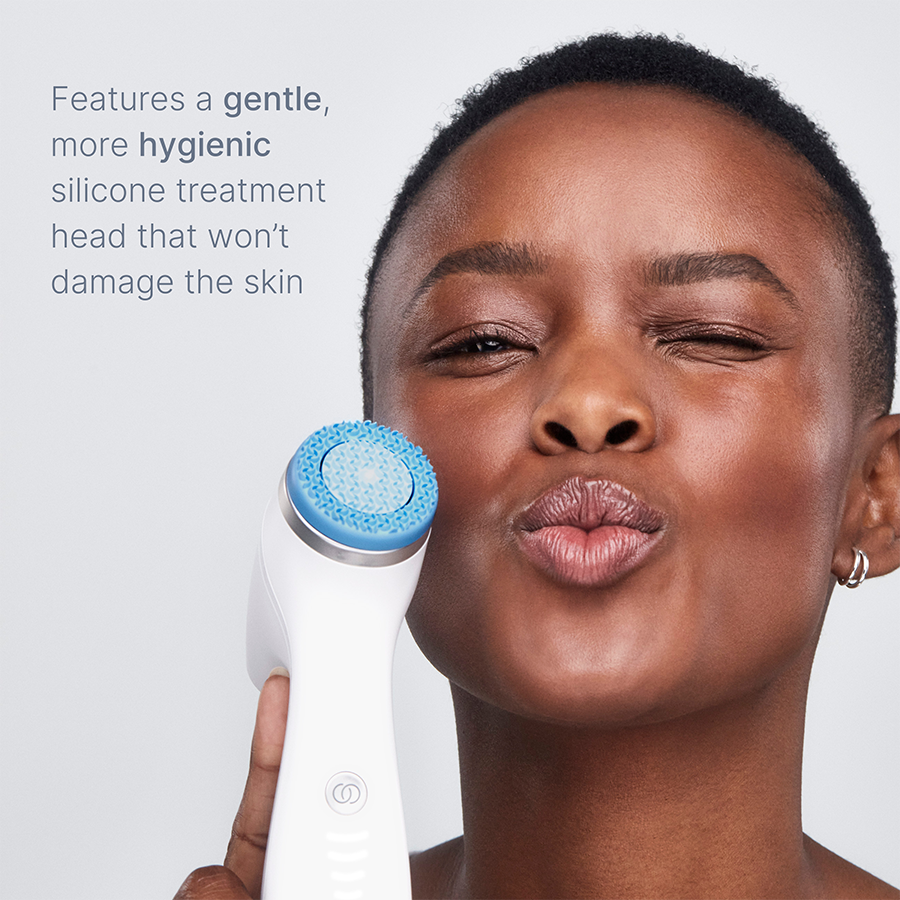 LumiSpa iO Device and Treatment Cleanser Bundle
