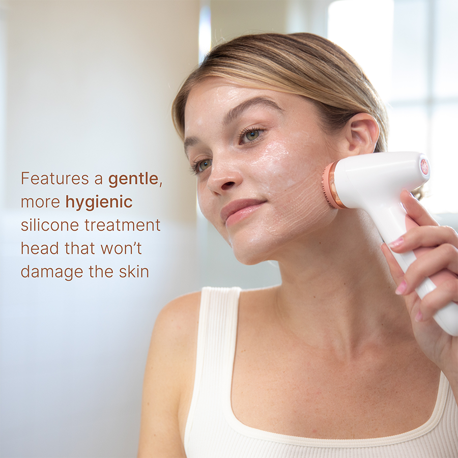 LumiSpa iO Device and Treatment Cleanser Bundle